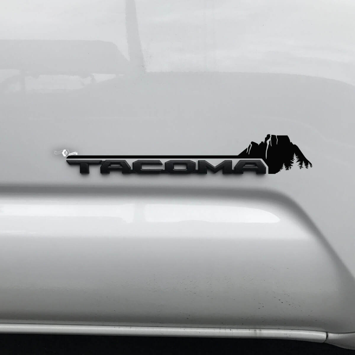 Autocollant de décalcomanie de canyon d’arbres forestiers de montagnes de Tacoma de Toyota sur l’insigne
