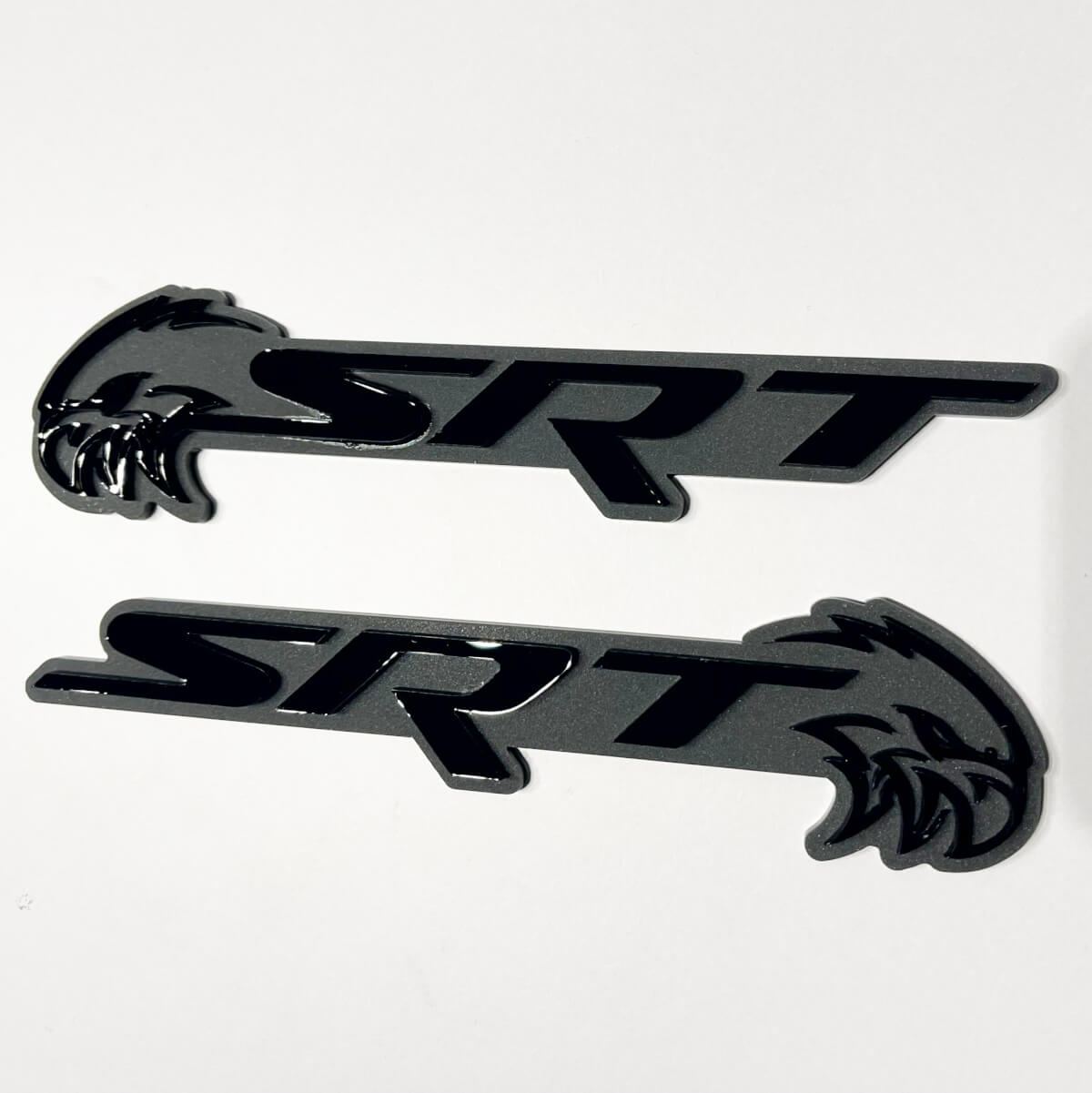 SRT Trackhawk 3D Badge Noir vs Gris Fender Badges Emblème 2
