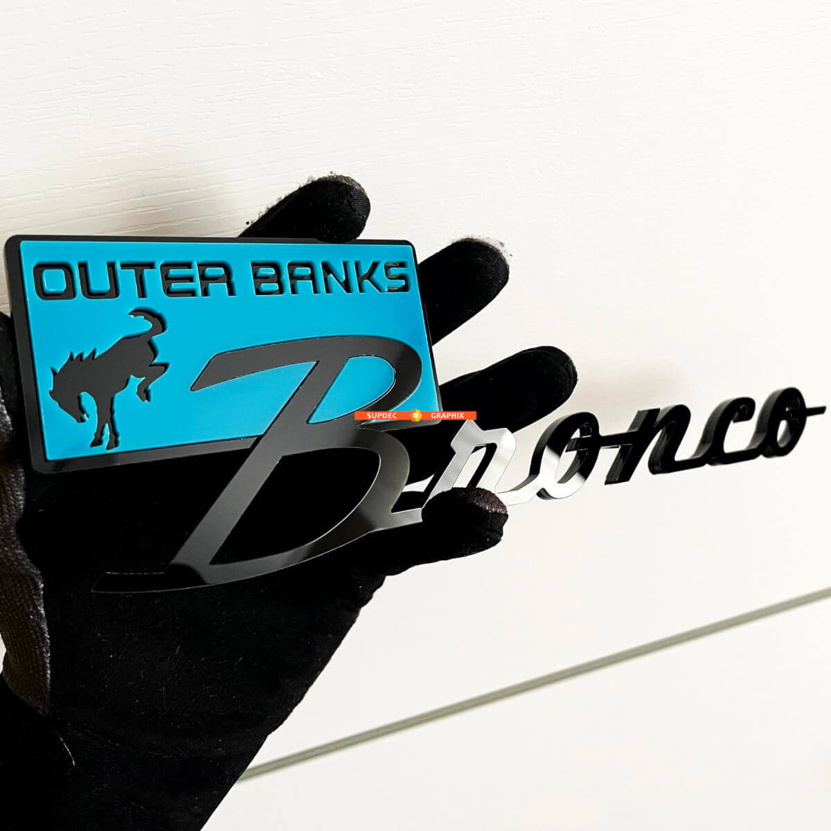 Insignes d'aile Bronco Outer Banks Emblème de hayon Badge 3D Bleu vs Noir
