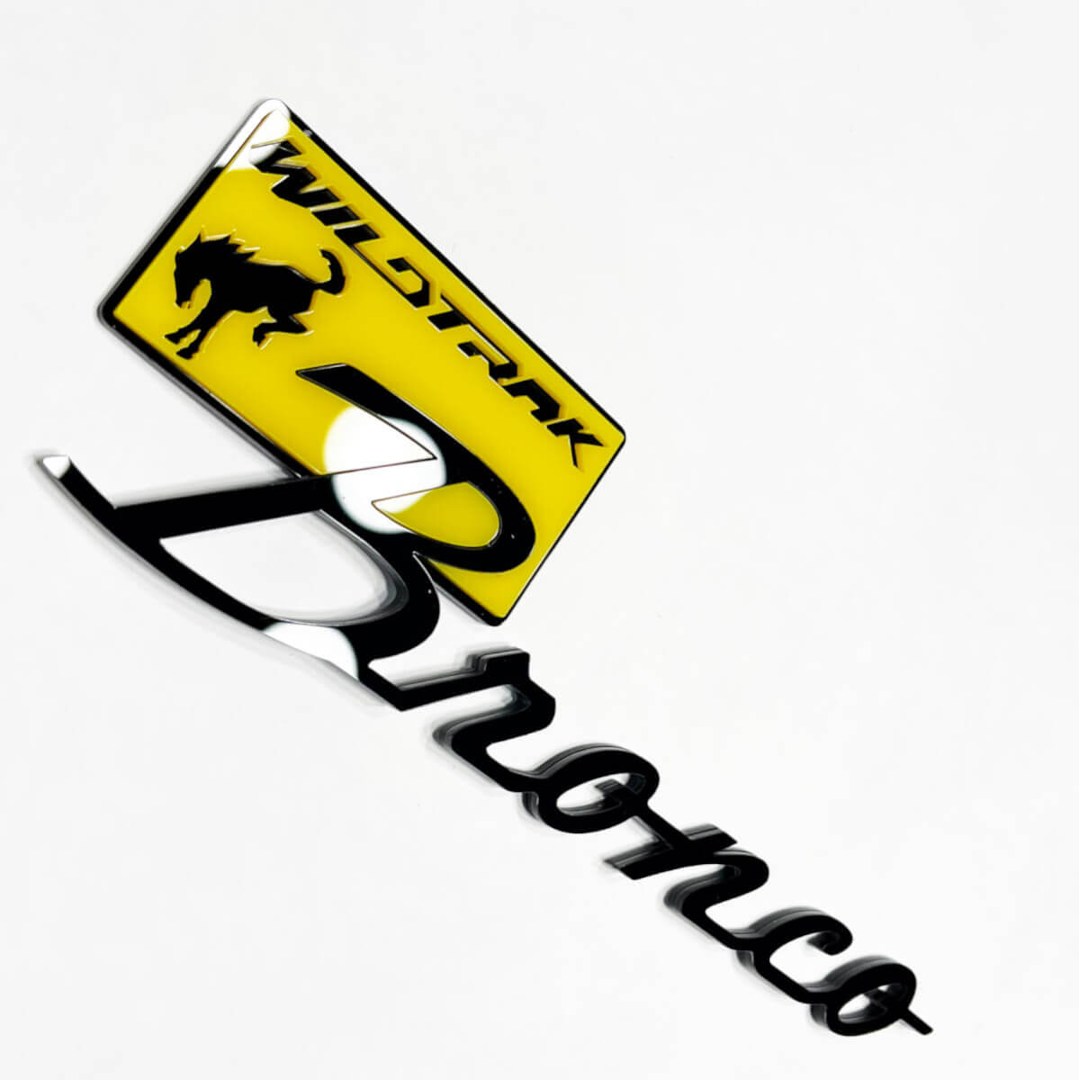 Brronco Wildtrak Fender Badges Tailgate Emblem 3D Badge Black vs Red
