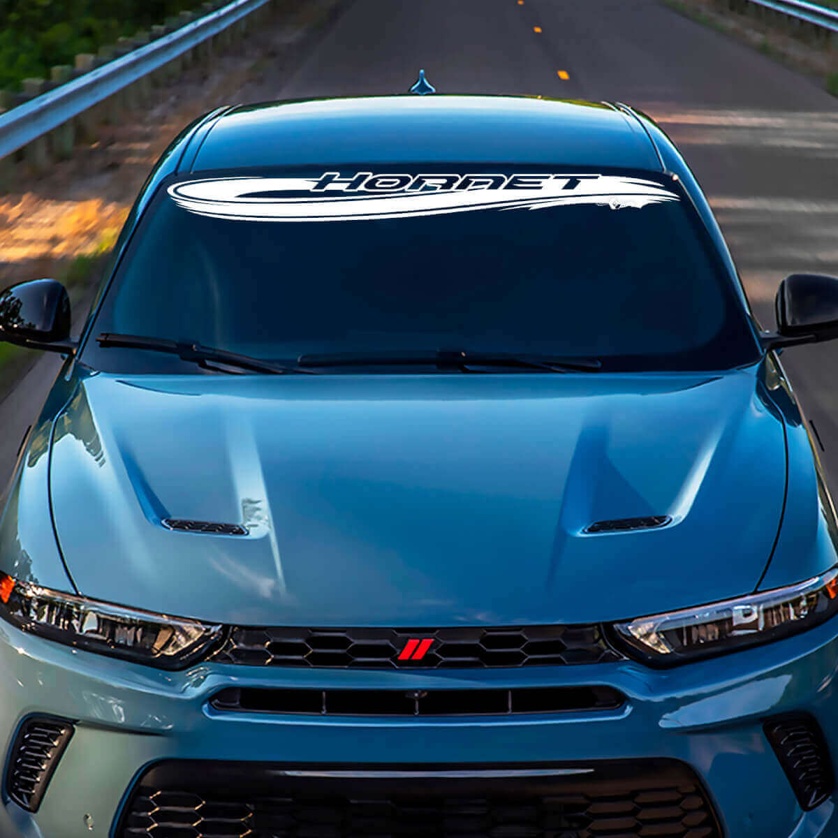 Autocollant de bande de pare-brise Hornet Wave - Graphiques en vinyle personnalisés adaptés à Dodge Hornet
