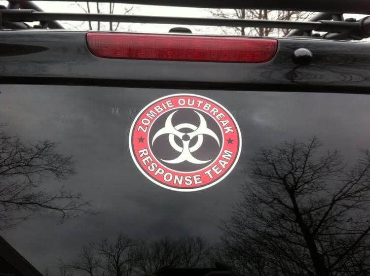 PAIRE ZOMBIE OUTBREAK RESPONSE TEAM Toyota FJ Cruiser côté autocollants en vinyle LOGO