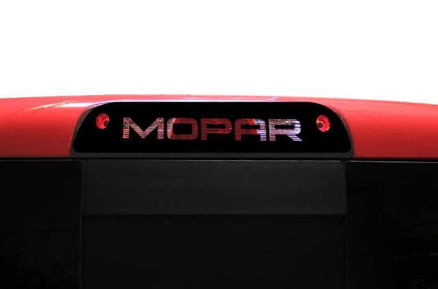 Chevrolet Silverado (2014-2017)1500/2500 Autocollant en vinyle personnalisé 3ème kit d'enveloppe de feu stop - Mopar
