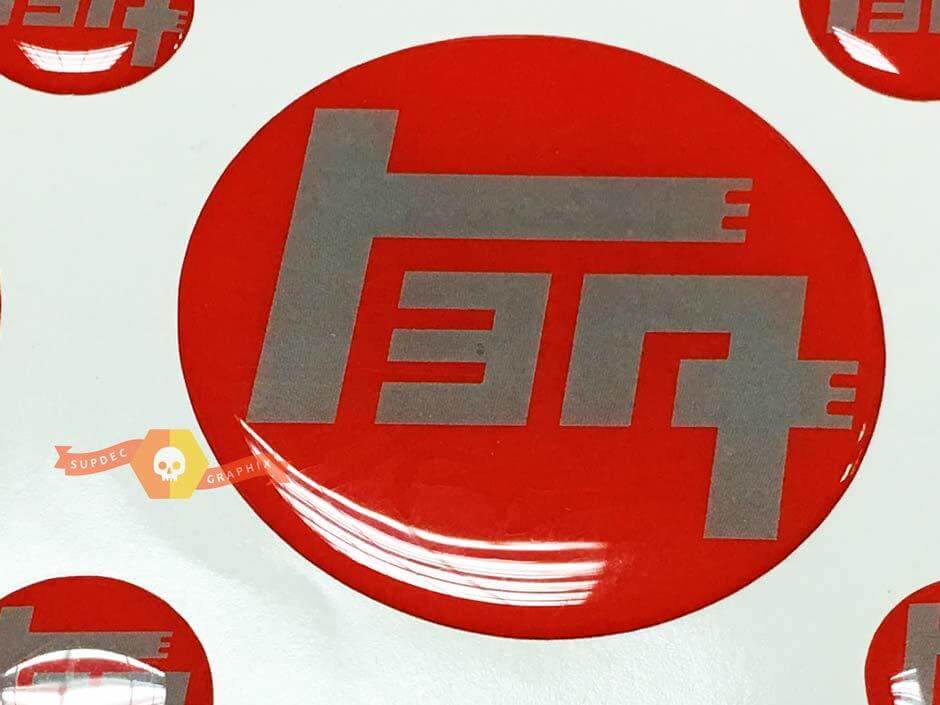 TEQ Rouge avec Gris Toyota Bombé Badge Emblème Résine Bombé Autocollant Autocollant pour 4Runner FJ Cruiser