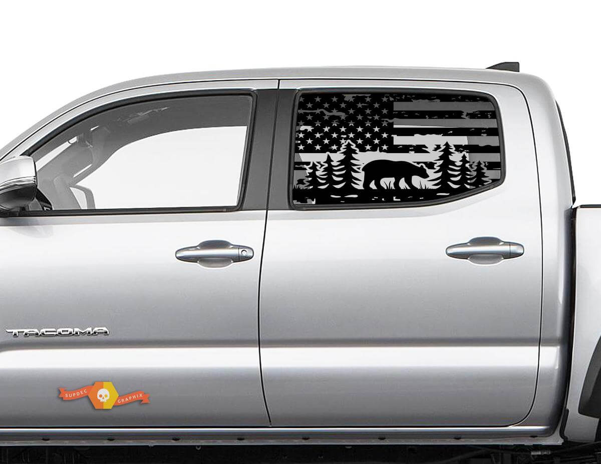 Toyota Tacoma 4Runner Tundra Hardtop USA Flag Forest Bear Autocollant de pare-brise JKU JLU 2007-2019 ou Dodge Challenger Charger Suba Ascent Forester Wrangler Rubicon - 113
