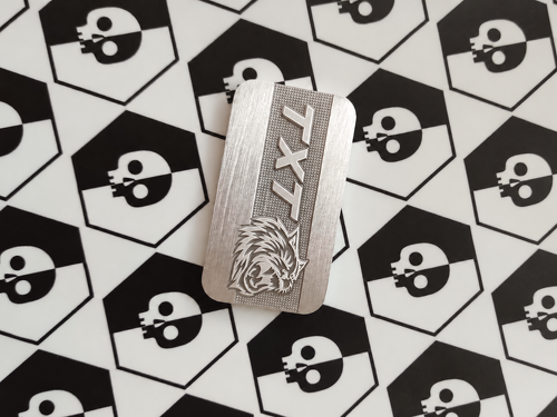 SRT Supercharger Style CNC Aluminum Custom TXT Cat — Emblème (universel)
