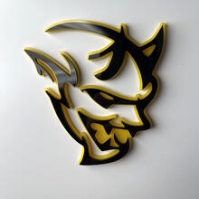 Badge 3D personnalisé Demon Dodge Charger Challenger logo Fender Badges Emblème Jaune vs Noir
 5