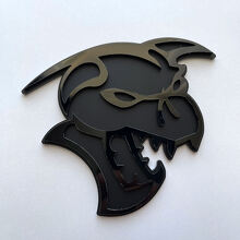 Badge 3D Hellcat Demon, emblème de badges d'aile noir vs noir
 3