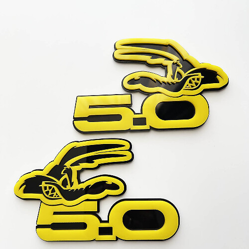COYOTE 5.0 Fender Badges Emblème 3D Badge Noir vs Jaune 2
