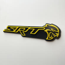 Badge SRT 3D noir vs jaune, emblème de garde-boue
 6