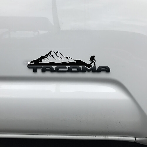 Toyota Tacoma Mountain Yeti Sasquatch Bigfoot Autocollant autocollant sur badge

