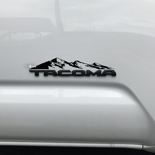 Autocollant autocollant Toyota Tacoma Mountains sur badge Tacoma 2
 1