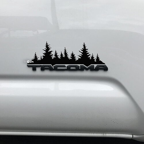 Autocollant de décalcomanie de forêt d’arbres de Toyota Tacoma sur l’insigne Tacoma
