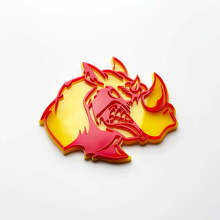 Badge logo 3D Rhino Angry - Emblème de garde-boue personnalisé pour voitures, camions et SUV Rouge vs Jaune
 3