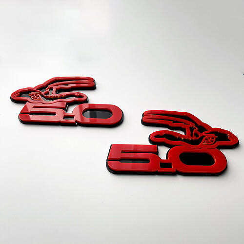 COYOTE 5.0 Fender Badges Emblème 3D Badge Noir vs Rouge
