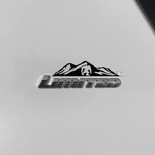 Autocollant de décalcomanie d’arbres de montagnes sur l’insigne limité de Toyota 4Runner
