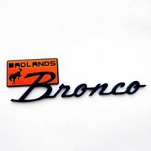 Badges badges badlands badges tailgate embranche 3d badge noir vs bleu 1
 4