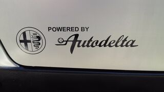 Lot de 2 autocollants de carrosserie Powered by Autodelta pour Alfa Romeo Spider Giulia

