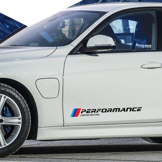 Une paire d'autocollants de carrosserie de porte latérale de voiture, bandes graphiques de Performance M pour BMW
