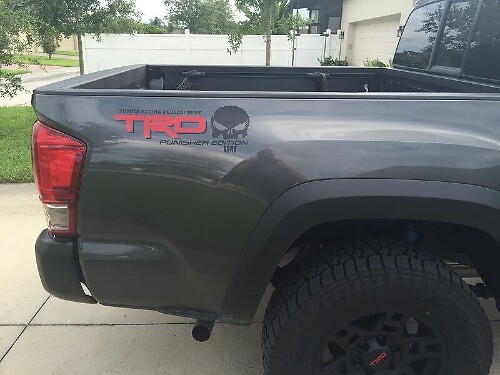 Autocollant vinyle Punisher Edition TRD pour les parois de benne Toyota Tundra