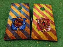 2 maisons de Poudlard sur votre choix Gryffondor Serdaigle Poufsouffle Serpentard Cornhole Jeu de société Autocollant Autocollant VINYLE WRAPS avec LAMINÉ
 2