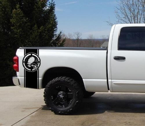 Autocollant en vinyle à bandes style Metal Mulisha pour les panneaux latéraux du lit de GMC Sierra
