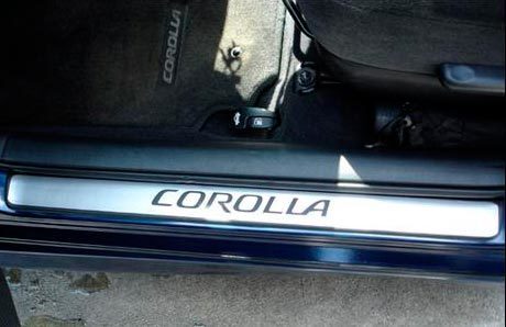 Set d'autocollants en vinyle pour seuil de porte Toyota Corolla