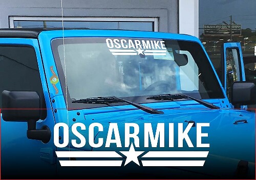 Bandeau de pare-brise Oscar Mike en vinyle pour Jeep Wrangler