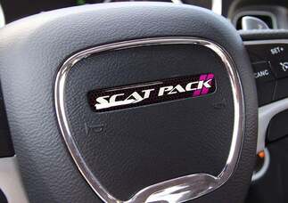 Un volant Scat Pack violet emblème bombé décalcomanie Challenger Charger Dodge Scatpack
