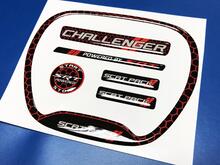Ensemble de Challenger SRT Scat Pack nid d'abeille rouge volant garniture anneau emblème en forme de dôme autocollant autocollant chargeur Dodge Scatpack
 3