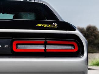 Scat Pack Challenger ou Charger SRT Powered insigne emblème bombé autocollant Dodge couleur jaune fond gris avec des ombres noires
