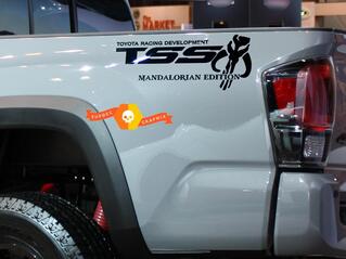 Autocollant en vinyle TSS Mandalorian Edition Off Road Racing pour Toyota Tacoma Tundra
