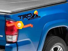 Paire d'autocollants en vinyle TRD hors route Vintage Style ancien coucher de soleil côté lit autocollant Toyota Tacoma Tundra FJ Cruiser
 2