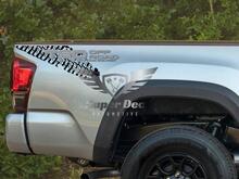 TRD Off Road With Tire pistes côté 4x4 off road PRO Sport 3 couleurs Vinyl Stickers Decal
 2