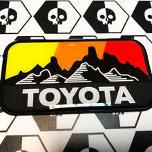 Nouveau Toyota Overland Mountains couleurs vintage insigne emblème autocollant en forme de dôme avec polystyrène à fort impact
 3