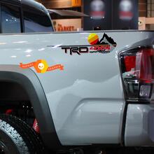 Nouveau TRD 4x4 hors route avec montagnes Vintage coucher de soleil rétro Style ancien côté vinyle autocollants adapté à Tacoma Tundra 4Runner
 2