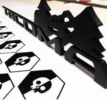 Tacoma – montagnes et arbres noirs, badge en métal et aluminium, emblème latéral de lit en aluminium
 2