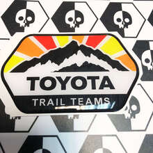 2 Autocollants Décalcomanies Toyota Trail Teams Montagnes Vintage Sun Colors Badge Emblème Domed Decal
 2